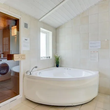 Hébergement de vacances Tjakko - 900m From The Sea By Interhome *
