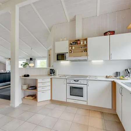 Feriehus Tjakko - 900m From The Sea By Interhome
