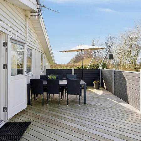 Tjakko - 900m From The Sea By Interhome *